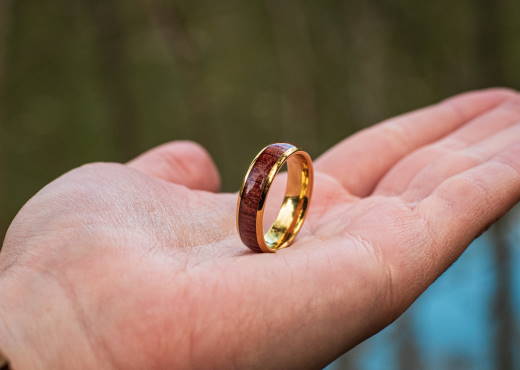 Holzspecht Ring with Wood